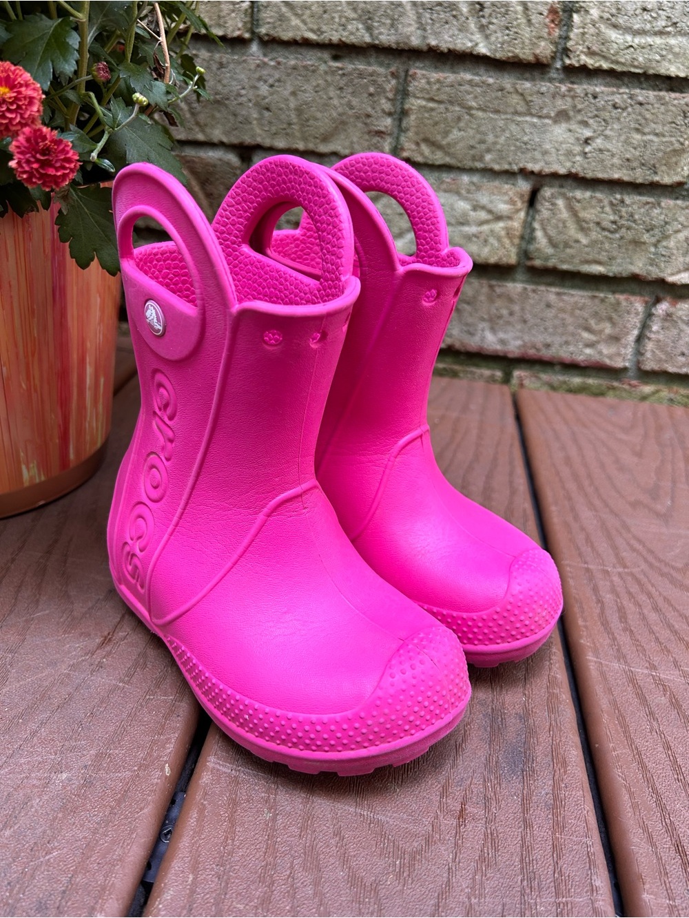 CROCS Kids Bright Pink Easy-Grab Rain Boots